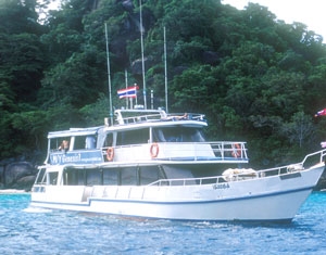 Genesis boat picture from Phuket dash Scuba (www.phuket-scuba.com), your personal Thailand liveaboard adviser