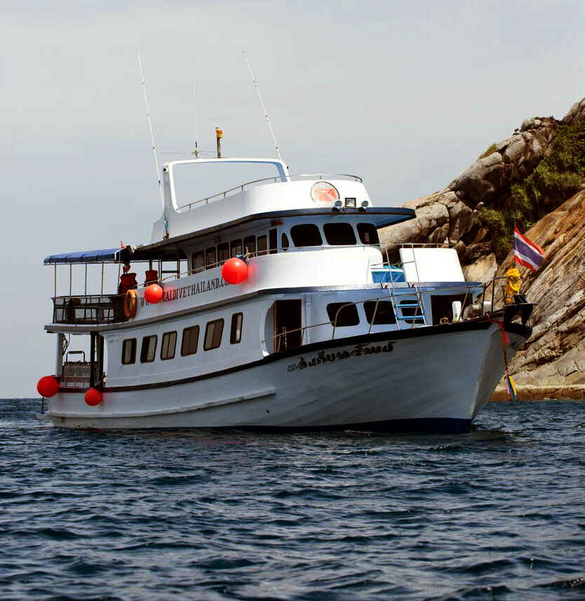 Foto van MV Kepsub, een van de boten Phuket dash Scuba gebruikt.