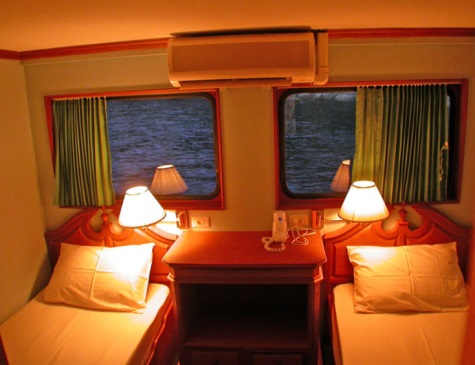 Somboon 3 twin bed cabin from Phuket dash Scuba (www.phuket-scuba.com), your personal Thailand liveaboard adviser